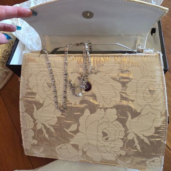 NWT Champagne Italy gold‎ and creme hat with matching purse main image 8